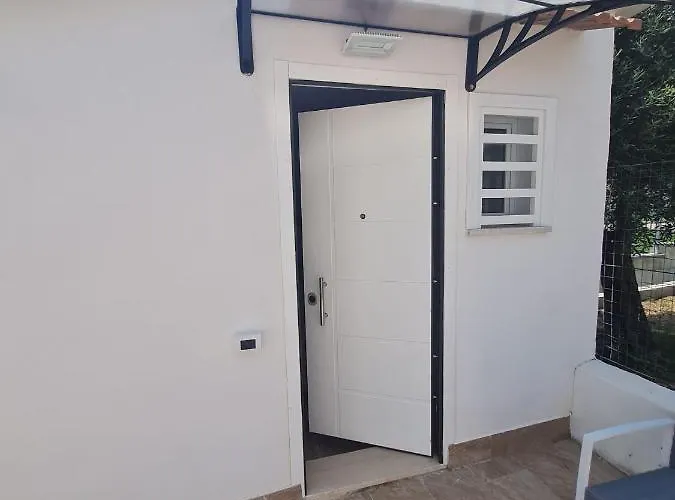 Scauri 住宿加早餐酒店 3*