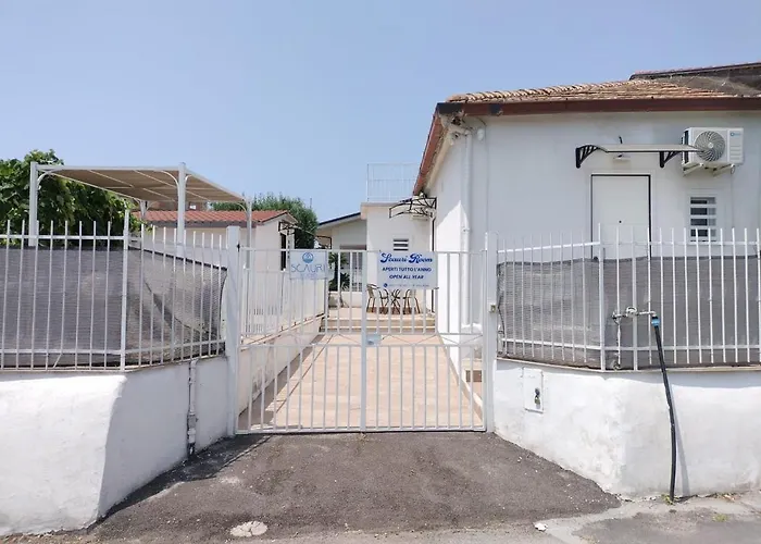 住宿加早餐酒店 Scauri