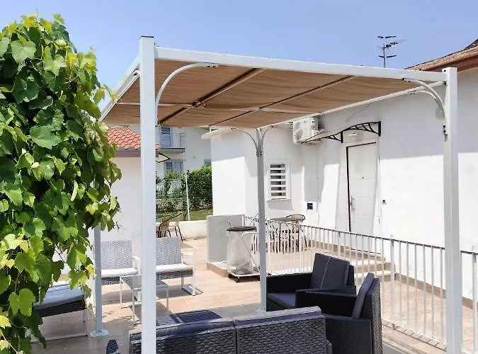 住宿加早餐酒店 Scauri